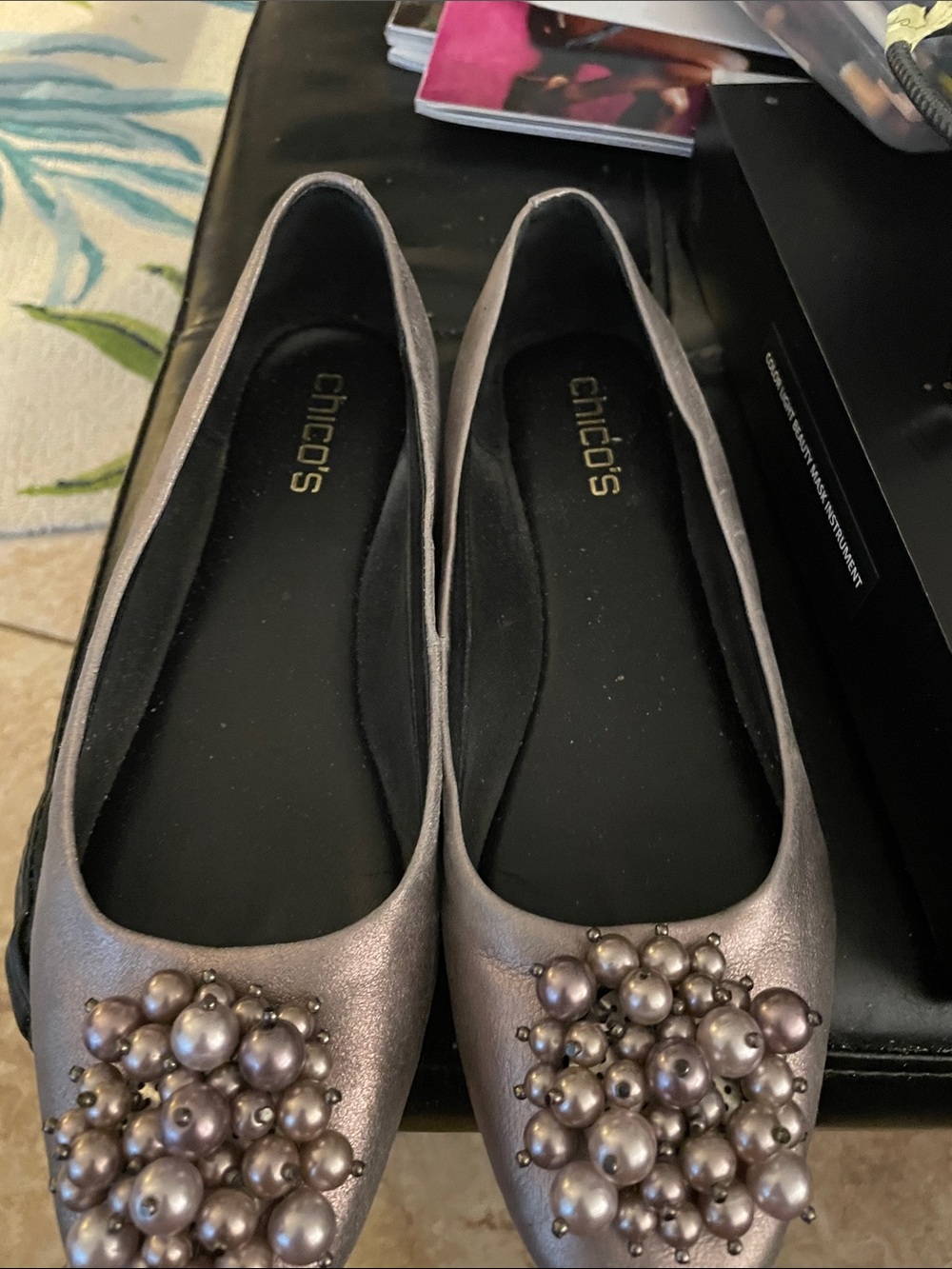 CHICOS FLATS